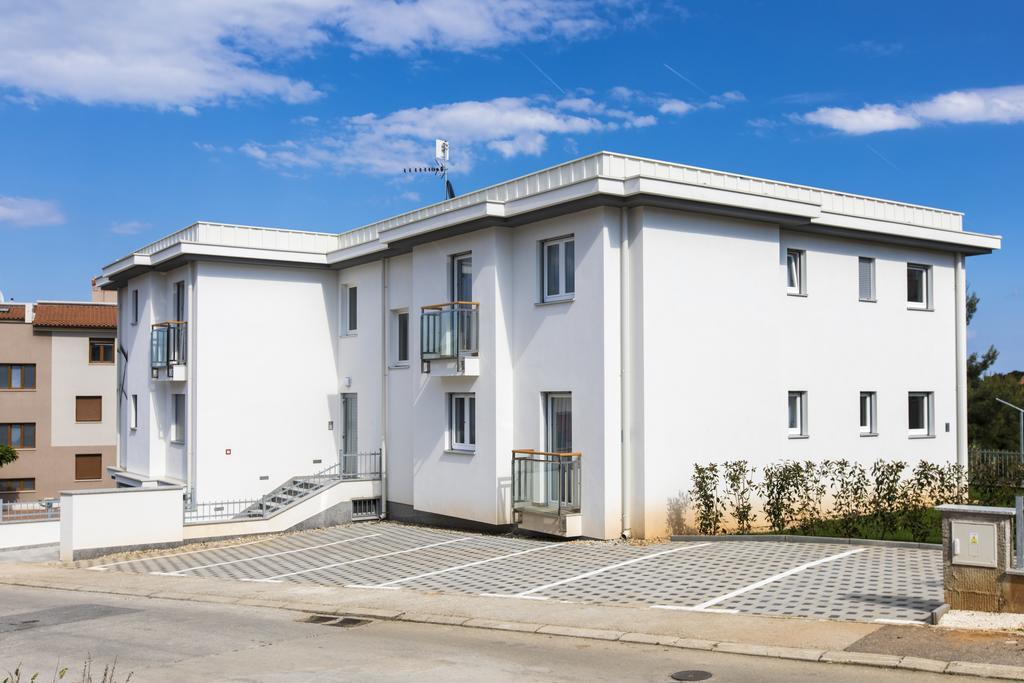 Apartments Lapis Premantura Extérieur photo